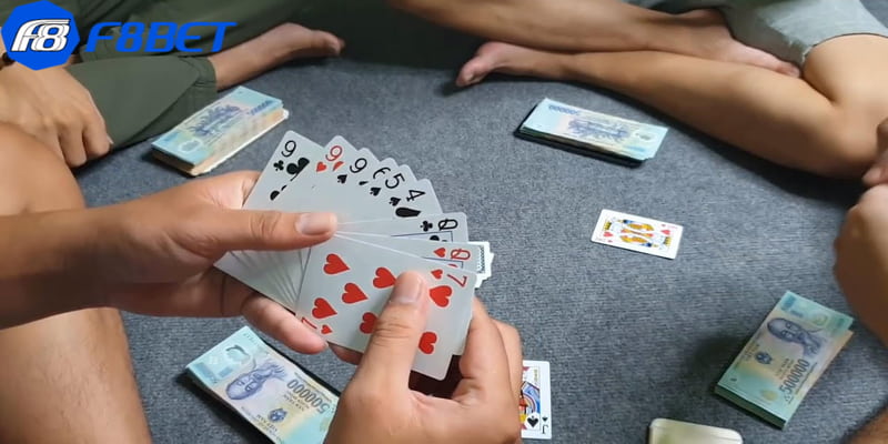 Gian lận bằng cách chia bài không công bằng