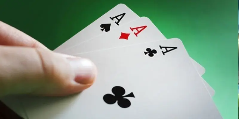 Bài ba lá quốc tế là gì?